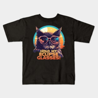 Owl Solar Eclipse Watcher, Umbraphile Total Solar Eclipse Glasses Art Kids T-Shirt